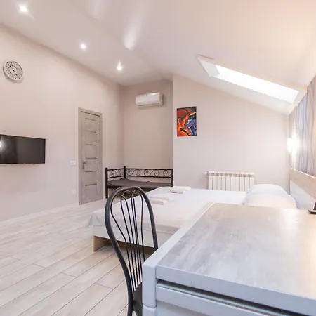 1-кімнатні неподалік м. вокзальна Apartment